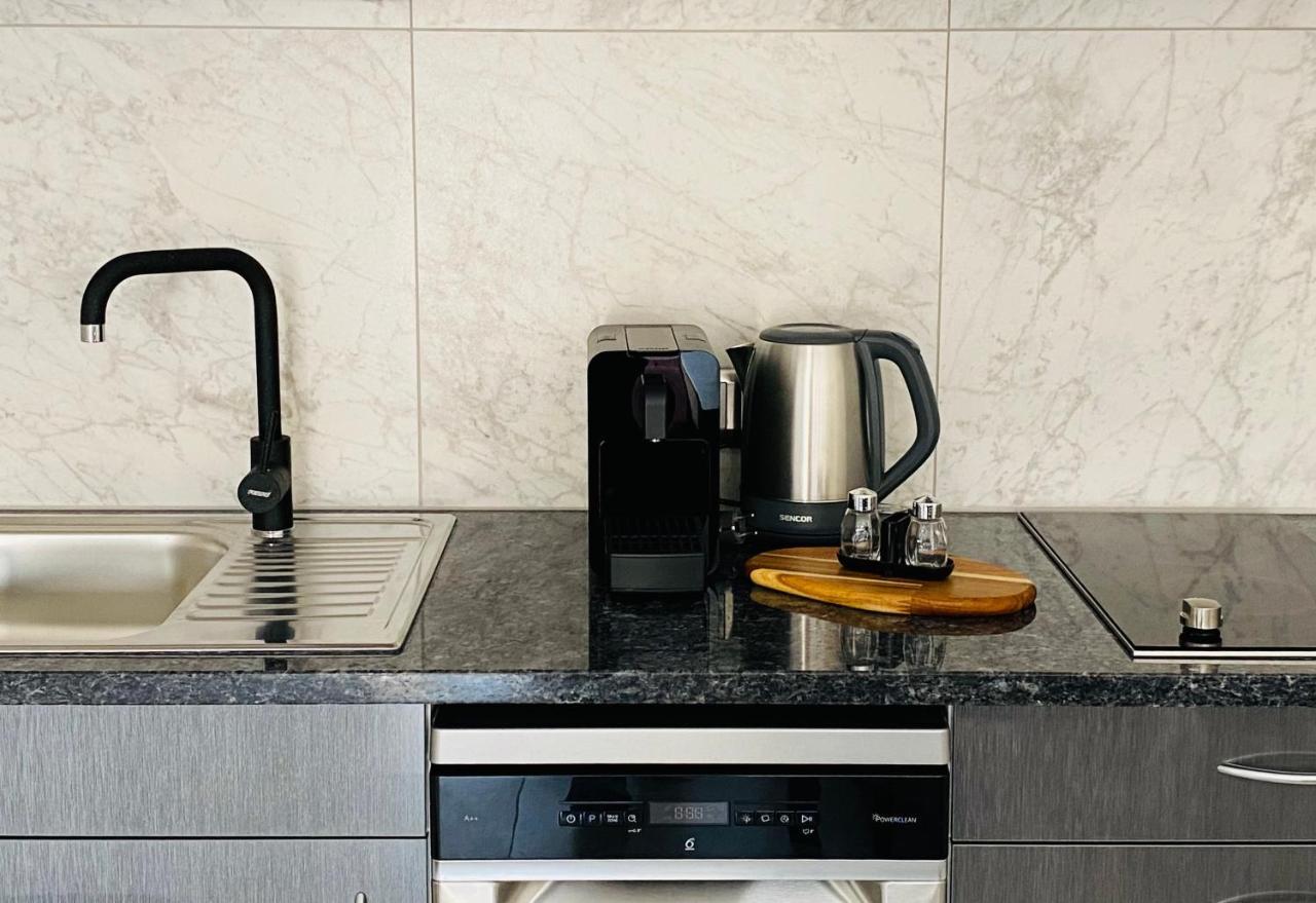 Lilie Appartement In Heviz Mit Tiefgarage, New And Modern 외부 사진